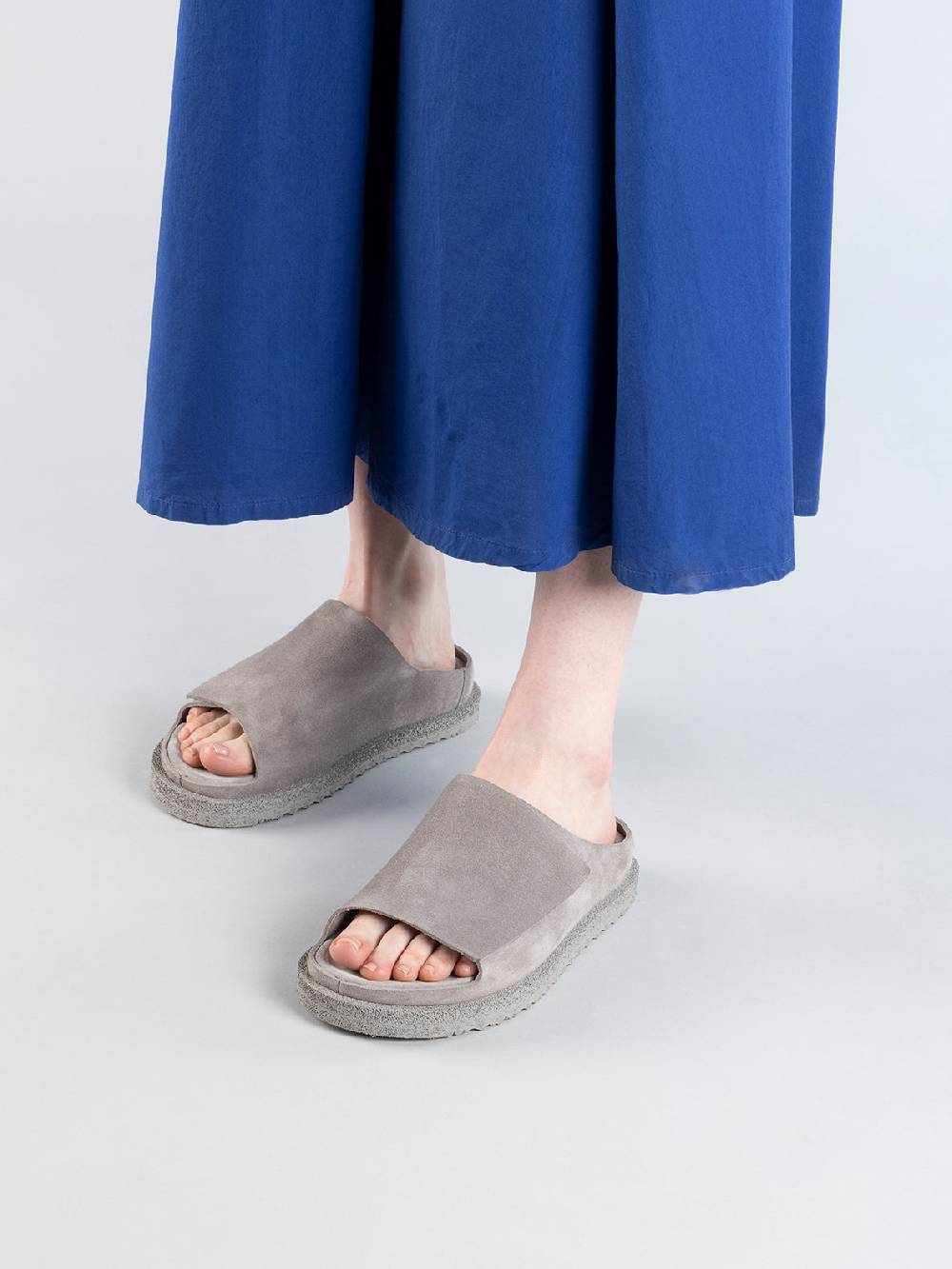 Officine Creative SANDS 106 Sandali Slide in Pelle Scamosciata Grigia Qualità Garantita