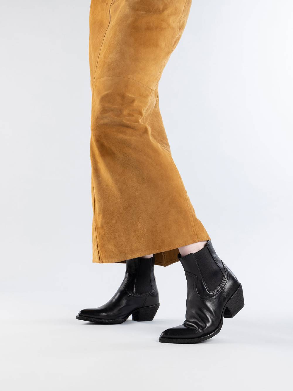Officine Creative WANDA DD 102 Stivaletti Chelsea in Pelle Nera Fino Al -60%