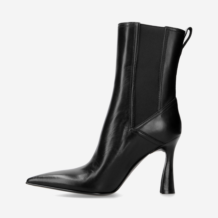 Premiata Stivaletti M6589B in pelle con tacco alto Sconto