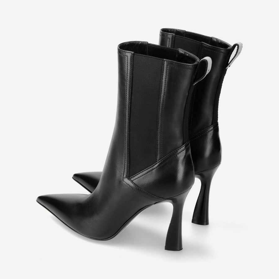 Premiata Stivaletti M6589B in pelle con tacco alto Sconto
