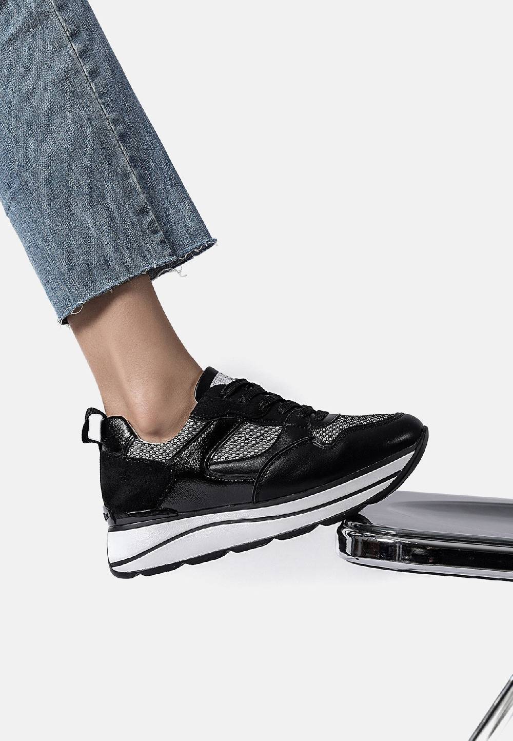 Queen Helena Sneakers - X28-35 In vendita