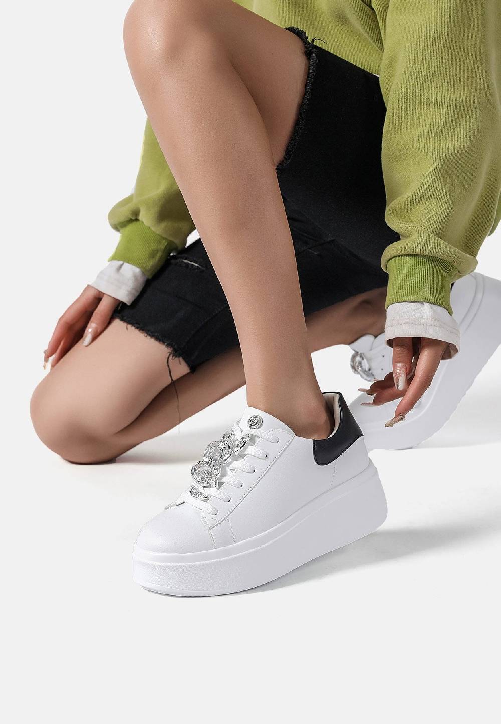 Queen Helena Sneakers - X28-17 Latest stili