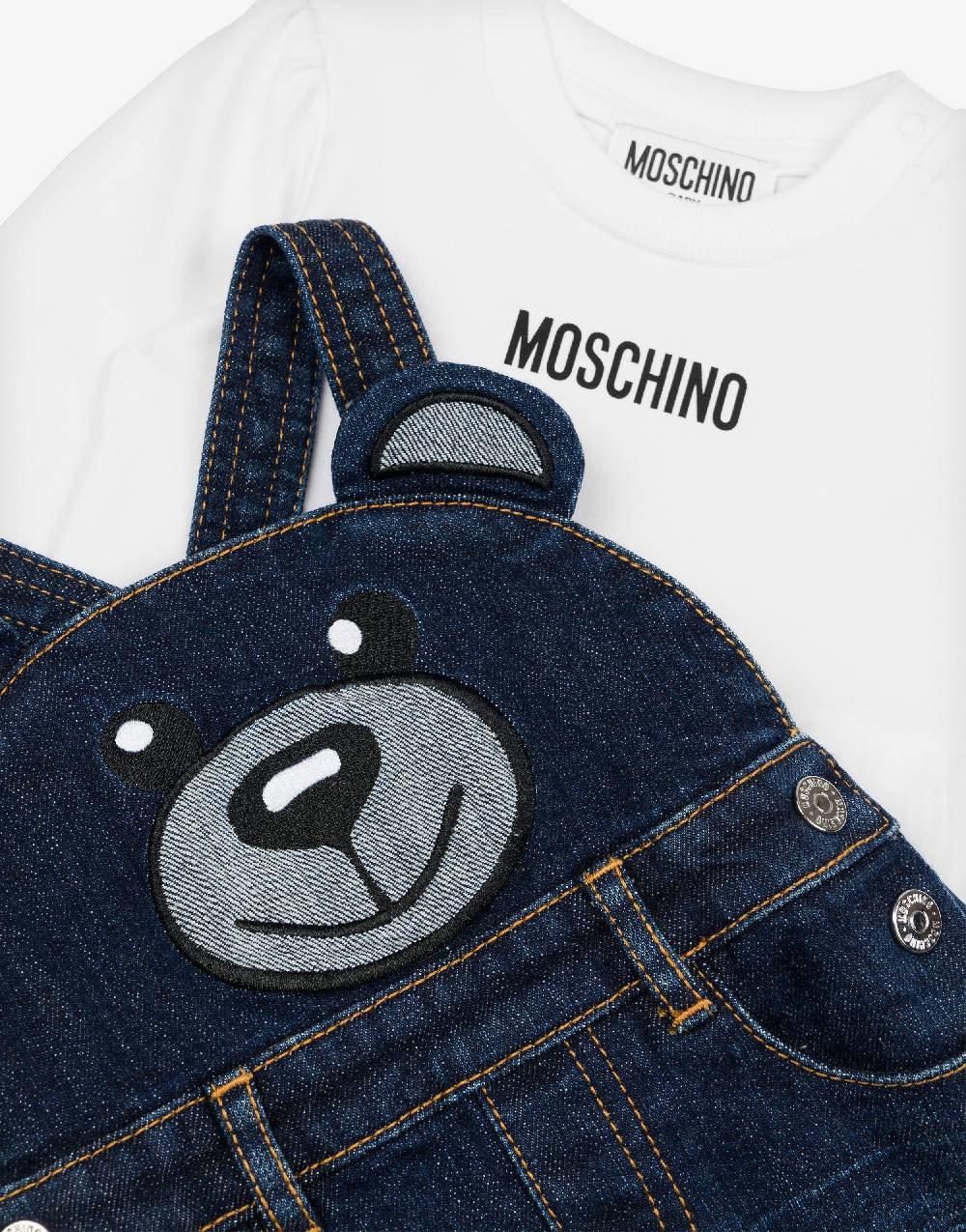 Love Moschino Completo t-shirt e gonna salopette Moschino Teddy Bear Promozione