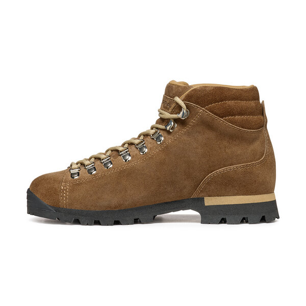 Scarpa PRIMITIVE Reinterprets the tradition style in a modern key Affare Del Giorno