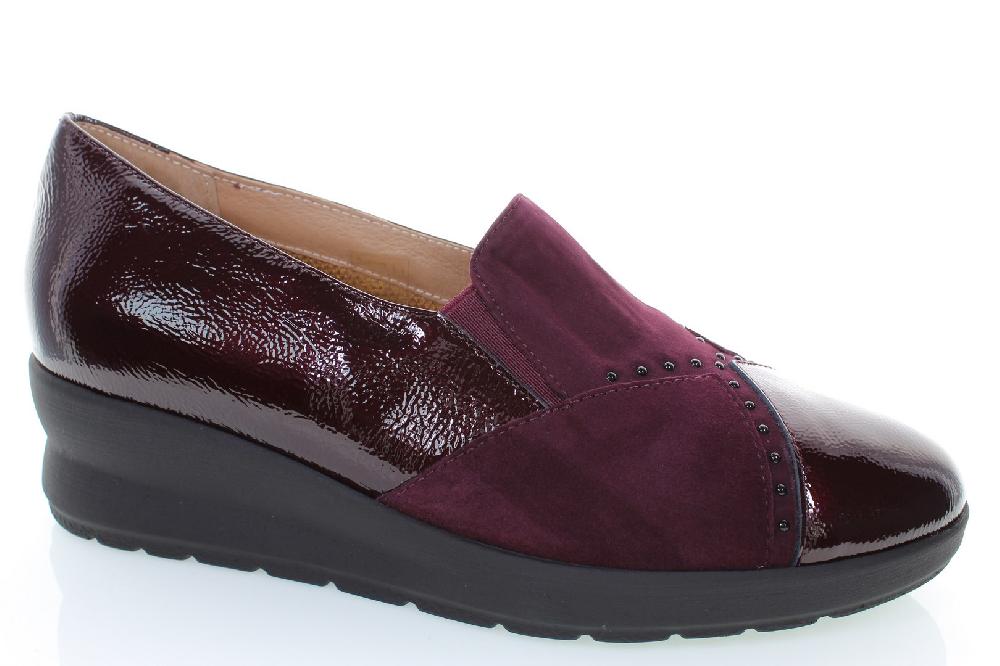 Soffice Sogno Slip on in pelle con borchiette Convenienza