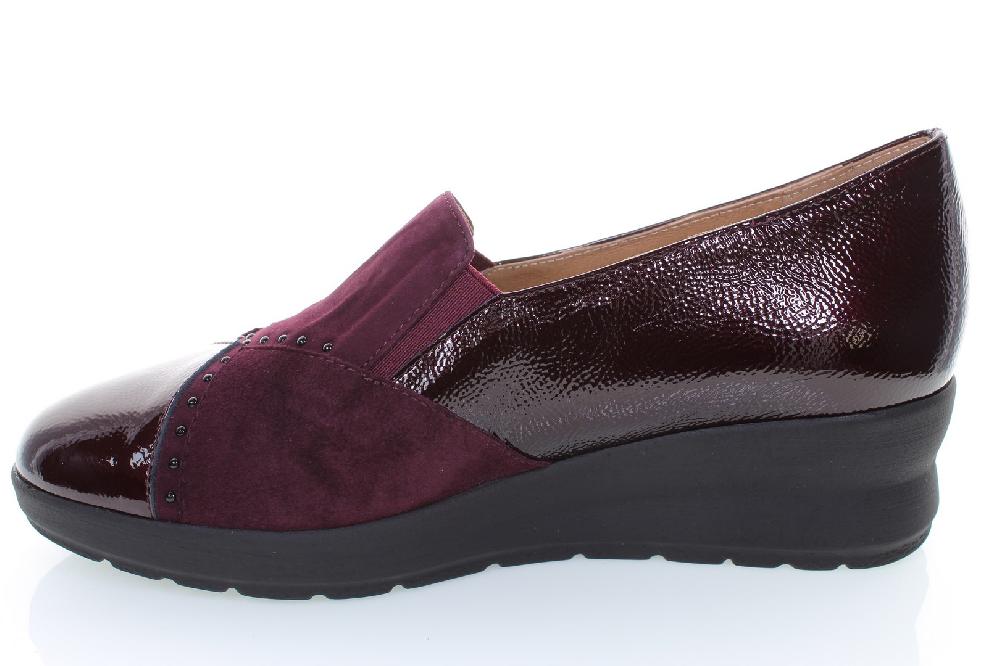 Soffice Sogno Slip on in pelle con borchiette Convenienza