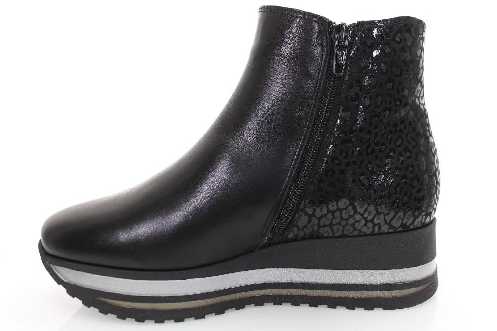 Soffice Sogno Stivaletto in pelle con elastico In vendita
