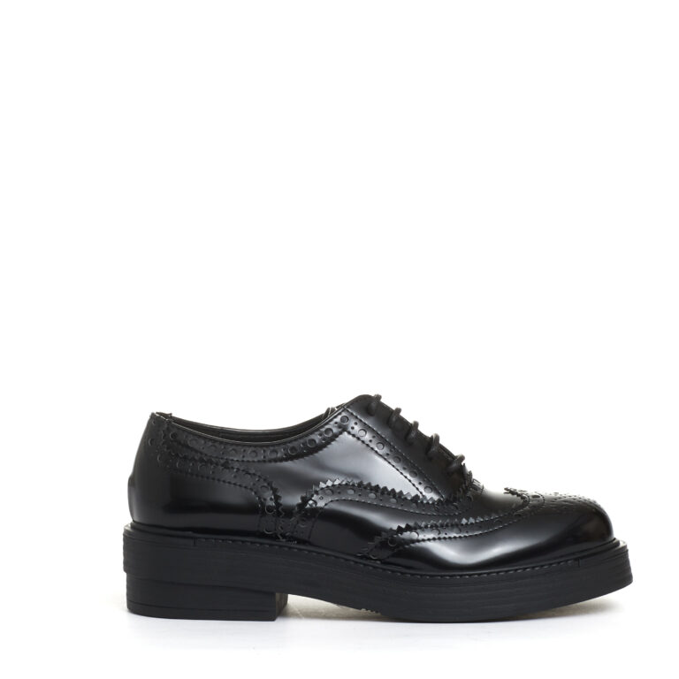Sorelle Perego stringata con bucature pelle nera Offerta