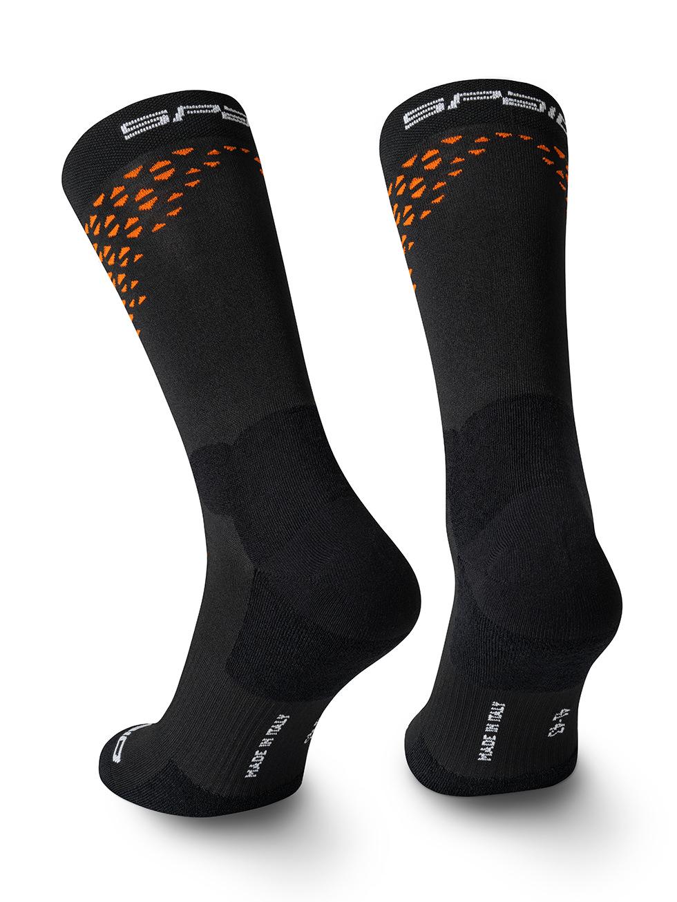 Spaio SPAIO CALZINI DA TREKKING TREKKING SOCKS FIERCE BLACK/ORANGE Limitato a 3 giorni